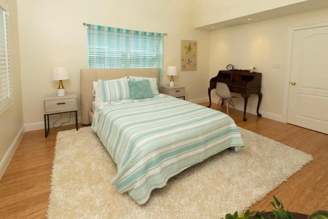 Apartment Island Luxury Seven Mile Beach West Bay